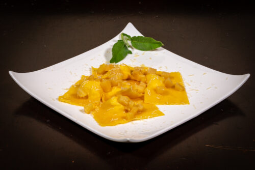 Tortelli d'alpeggio con mele e vezzena